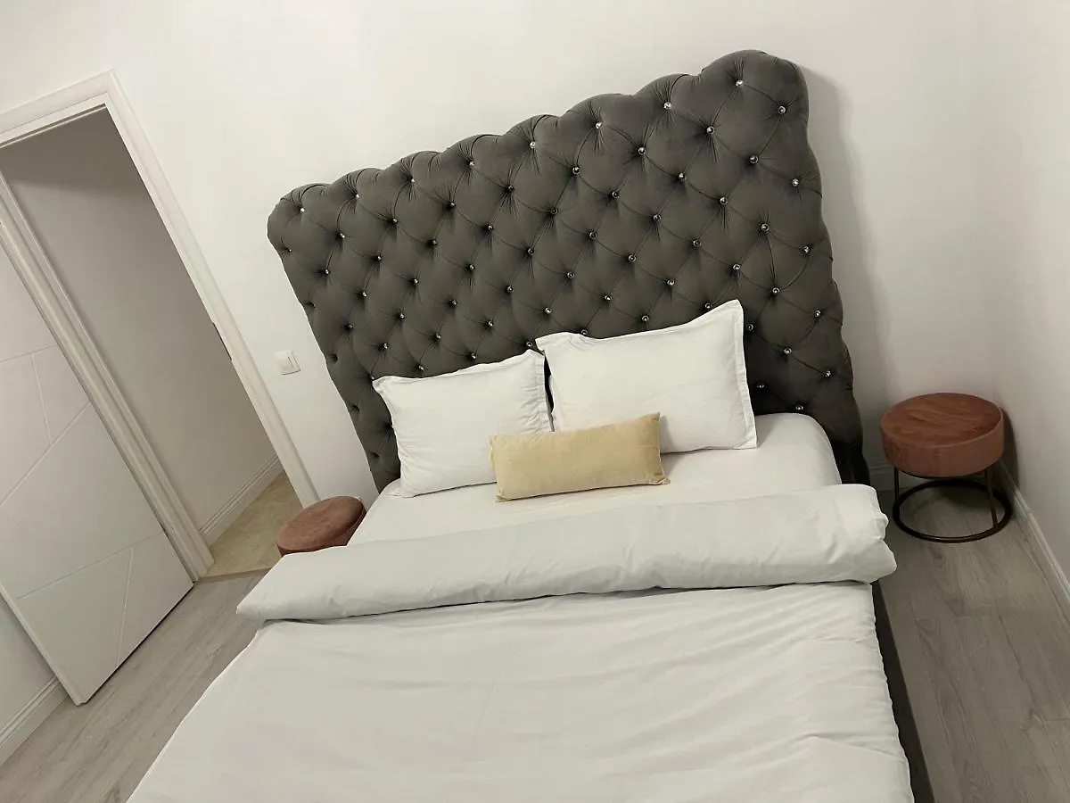 Lectorului Residence 3 Rooms Colosseum Mall Boekarest
